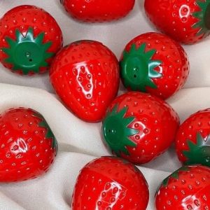 بالم لب توت فرنگی